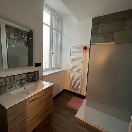 Duplex En Plein Coeur De *